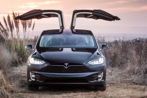 Електрокари Tesla навчилися самостійно діагностувати несправності