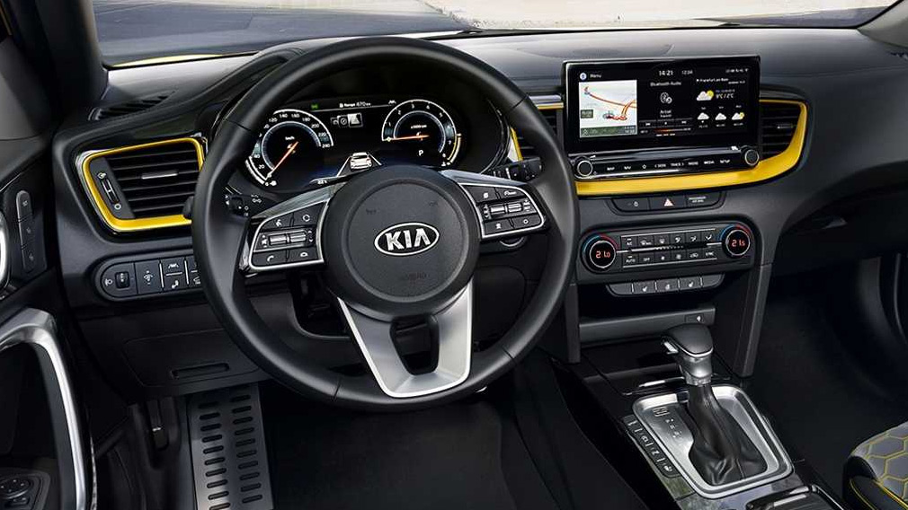 Kia представила новий кросовер XCeed