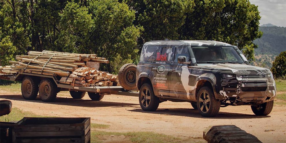 Відео: новий Land Rover Defender випробували в заповіднику левів