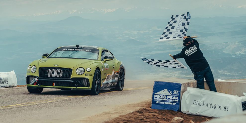 Bentley показав на відео рекордний заїзд в «Гонці в хмарах»