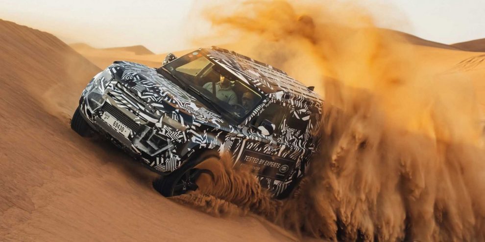 Відео: новий Land Rover Defender випробували в пустелі