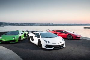 Еволюцію Lamborghini Aventador показали в шестихвилинному ролику