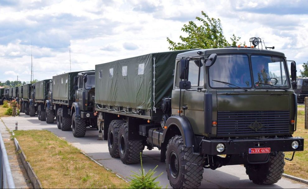 ЗСУ отримали велику партію потужних вантажівок (ФОТО)