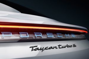 Ілон Маск пожартував над назвою нового електрокара Porsche