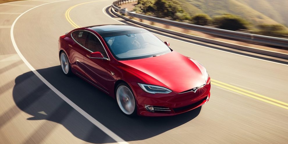Відео: Tesla Model S б'є рекорд знаменитої американської траси