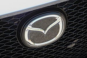 Названа дата прем'єри першого електрокара Mazda
