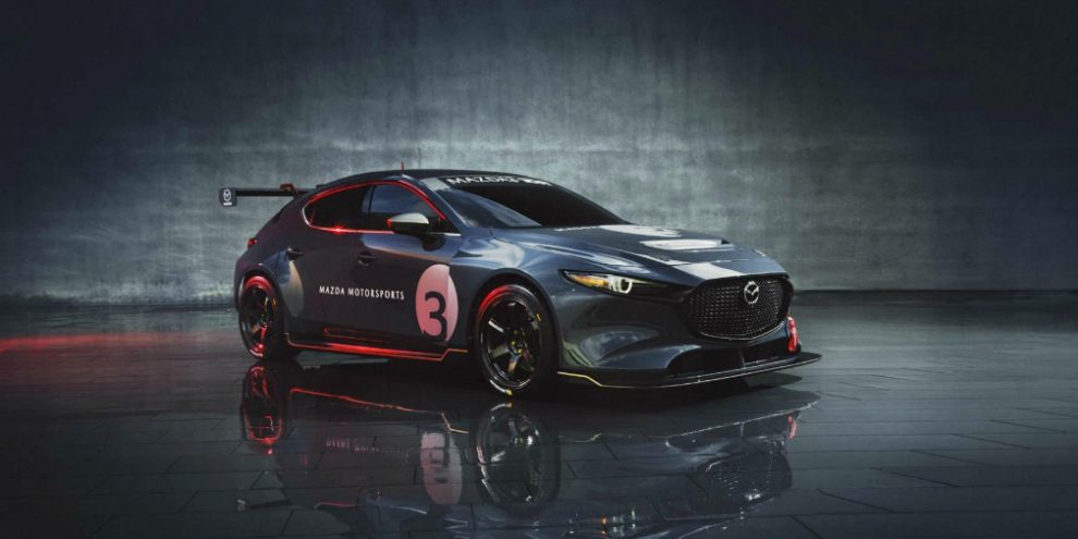 Нову Mazda3 перетворили в 350-потужний гоночний автомобіль