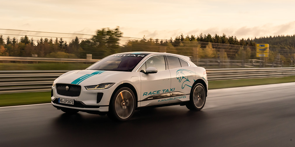 Jaguar перетворив I-Pace в перше в світі гоночне таксі на електротязі