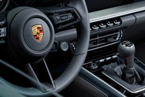 Новий Porsche 911 вперше отримав механічну коробку
