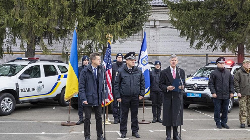 США передали українській поліції 88 нових авто: кому їх віддадуть