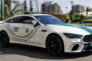 Автопарк поліції Дубая поповнив чотирьохдверний суперкар Mercedes-AMG