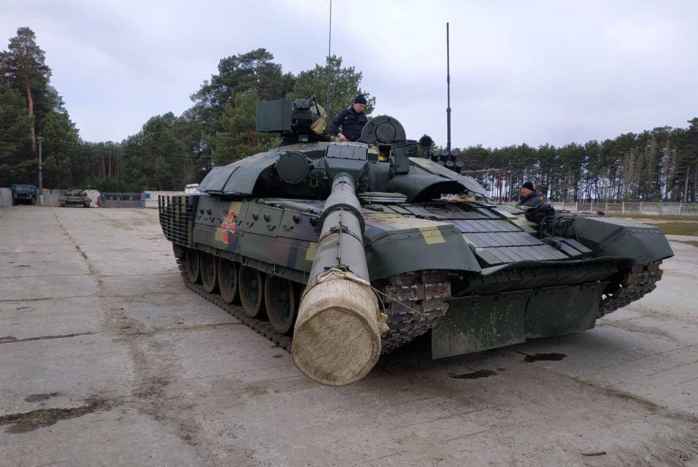 В Україні провели випробування нового танка з потужним двигуном