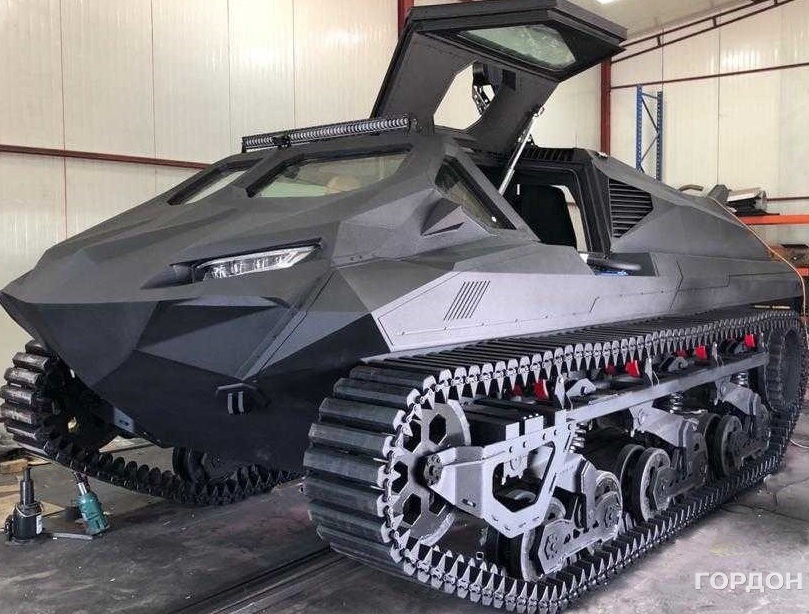 На IDEX-2021 українські розробники презентували гібридний бронеавтомобіль "Шторм" (відео)