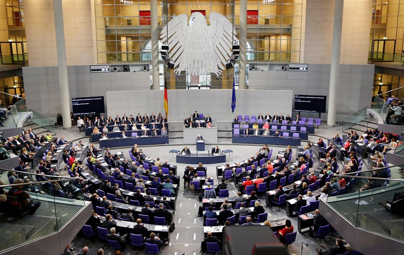Німеччина продовжує "викручуватись": Бундестаг з величезним "АЛЕ" закликав передати важке озброєння ЗСУ